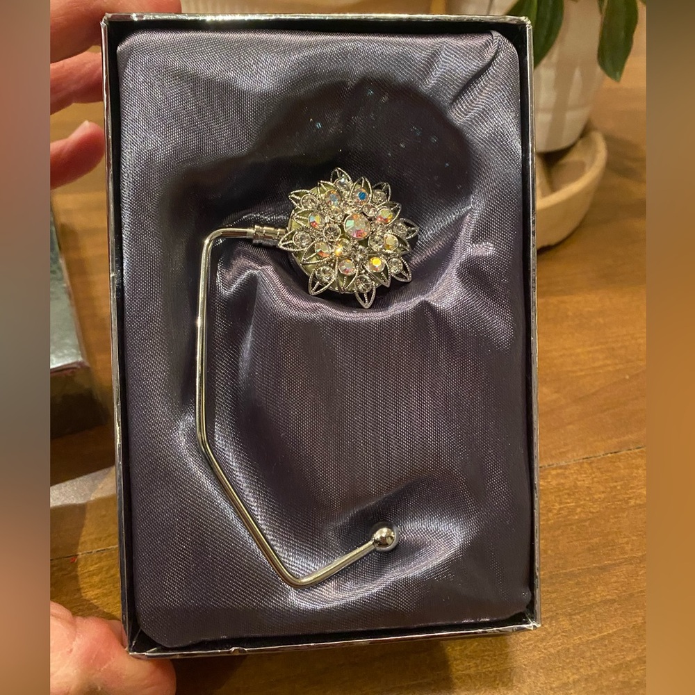 Argento Lotus Bag Hanger - Ivory in Box